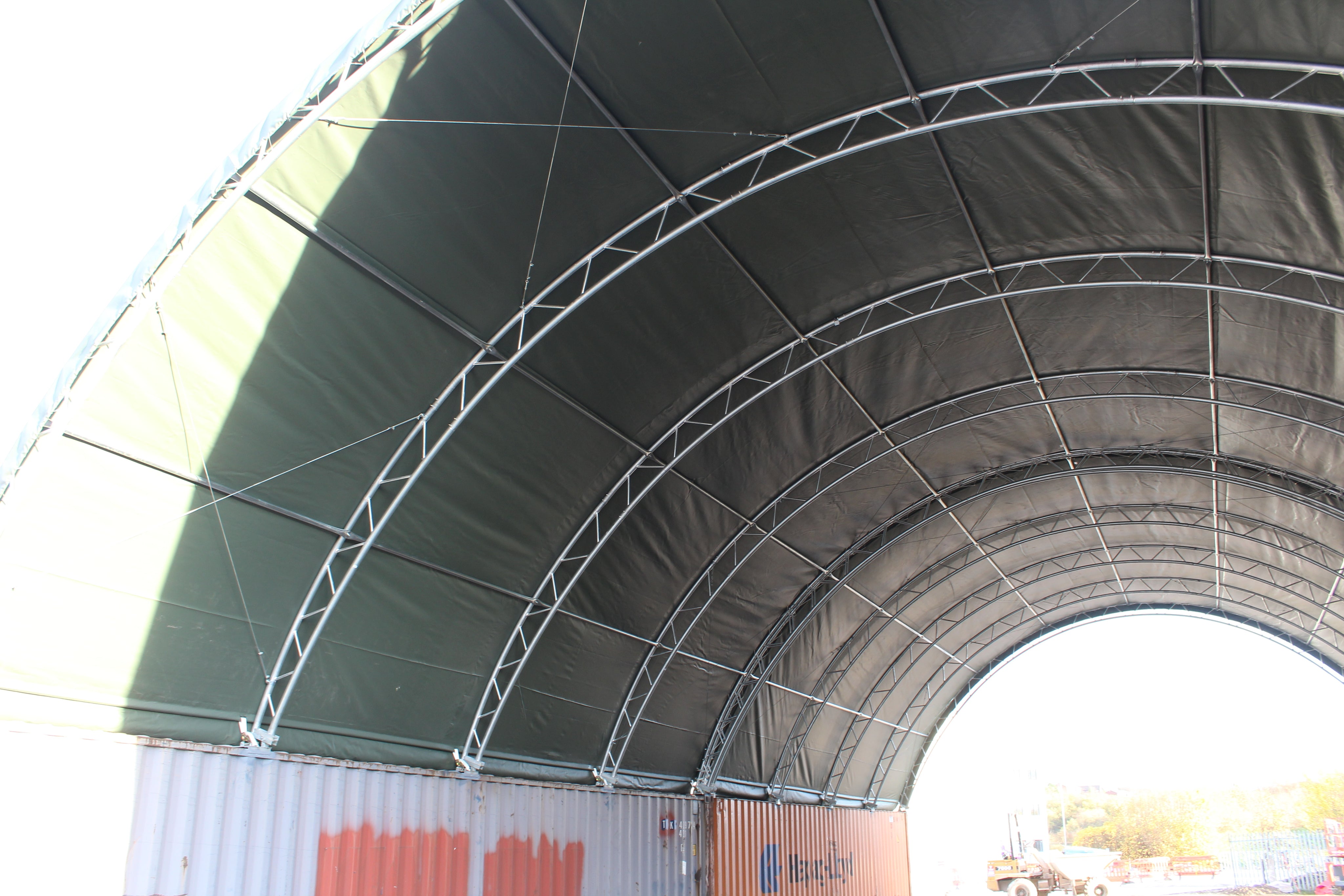 12m x 12m Corturi pe containere cu schelet dublu