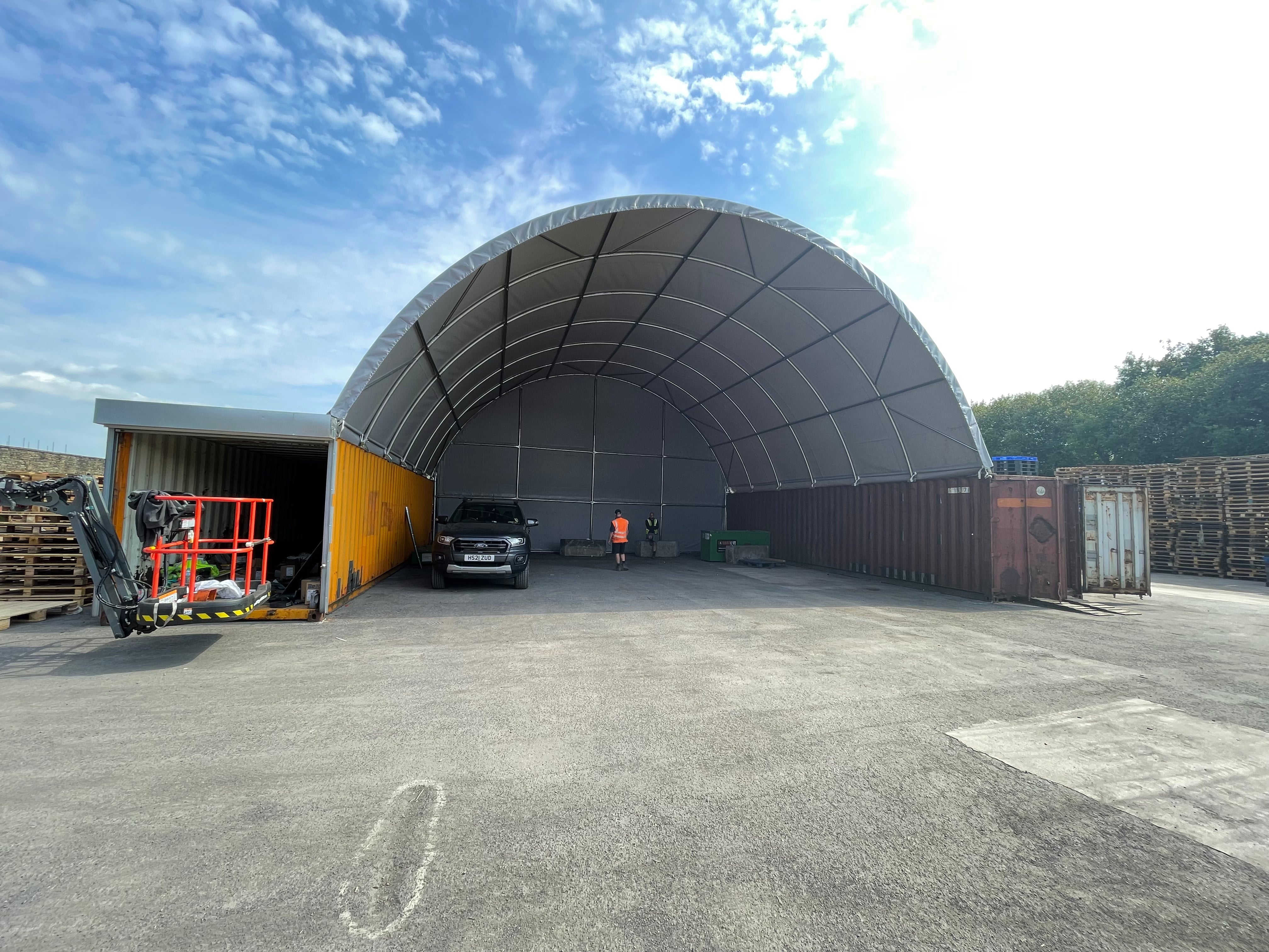 12m x 12m Corturi pe containere cu schelet dublu